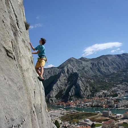 Apartman Gusar -Top Position, Close To The Center And The Beach, Fully Equipped Omiš Екстериор снимка