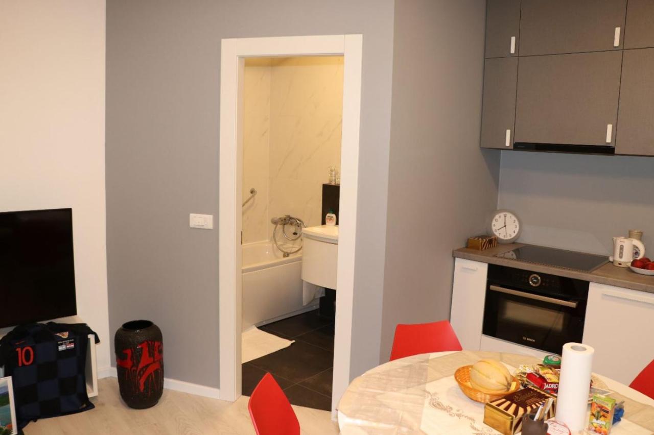 Apartman Gusar -Top Position, Close To The Center And The Beach, Fully Equipped Omiš Екстериор снимка