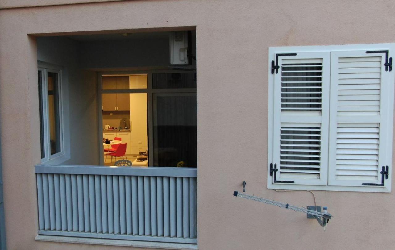 Apartman Gusar -Top Position, Close To The Center And The Beach, Fully Equipped Omiš Екстериор снимка
