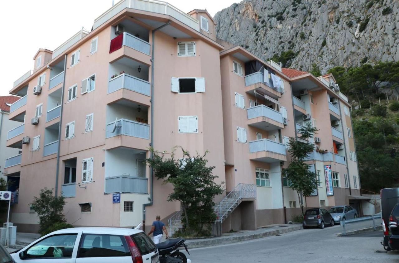 Apartman Gusar -Top Position, Close To The Center And The Beach, Fully Equipped Omiš Екстериор снимка