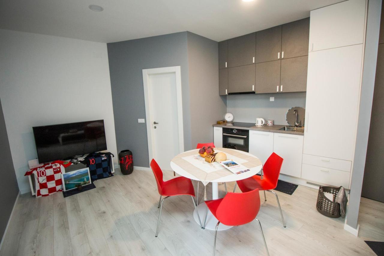 Apartman Gusar -Top Position, Close To The Center And The Beach, Fully Equipped Omiš Екстериор снимка